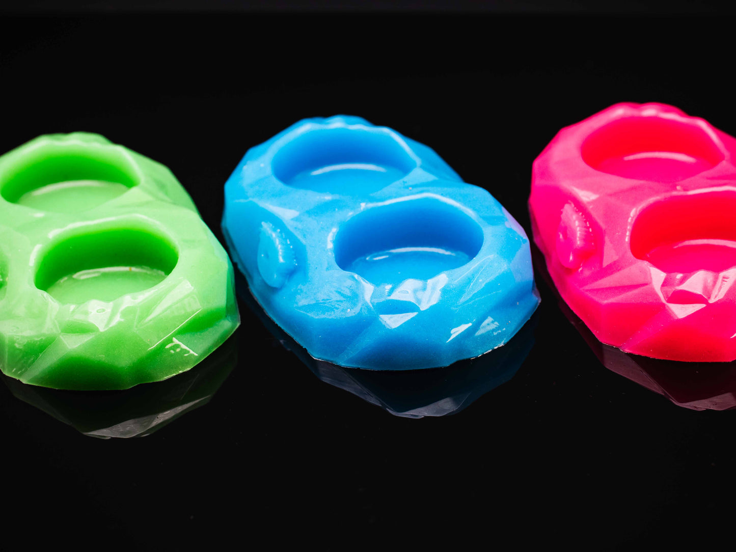 Limited Edition GLOW Reusable Medium Silicone Feeding Dish