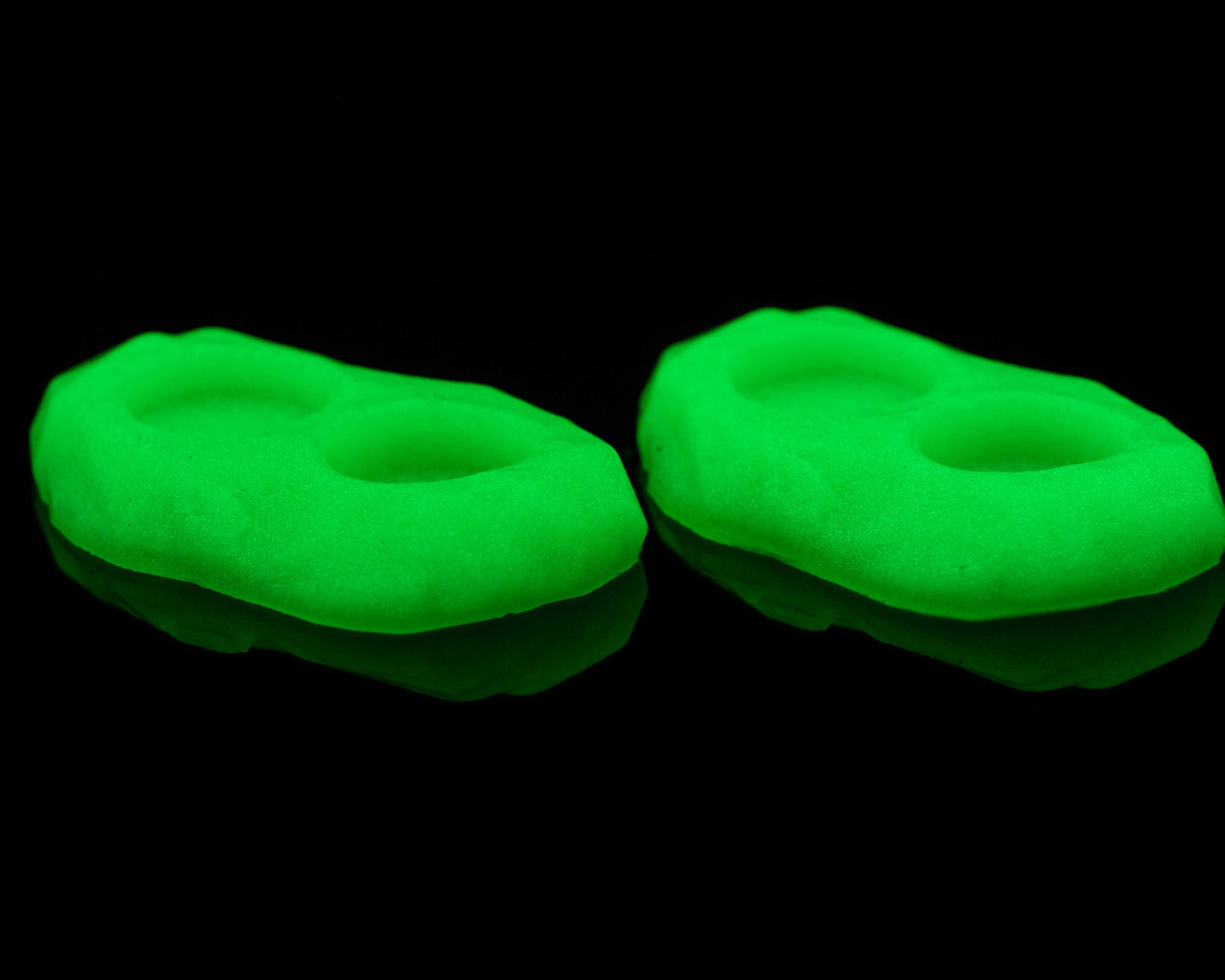 Limited Edition Glow Reusable Small Silicone Feeding Dish (2 pack)