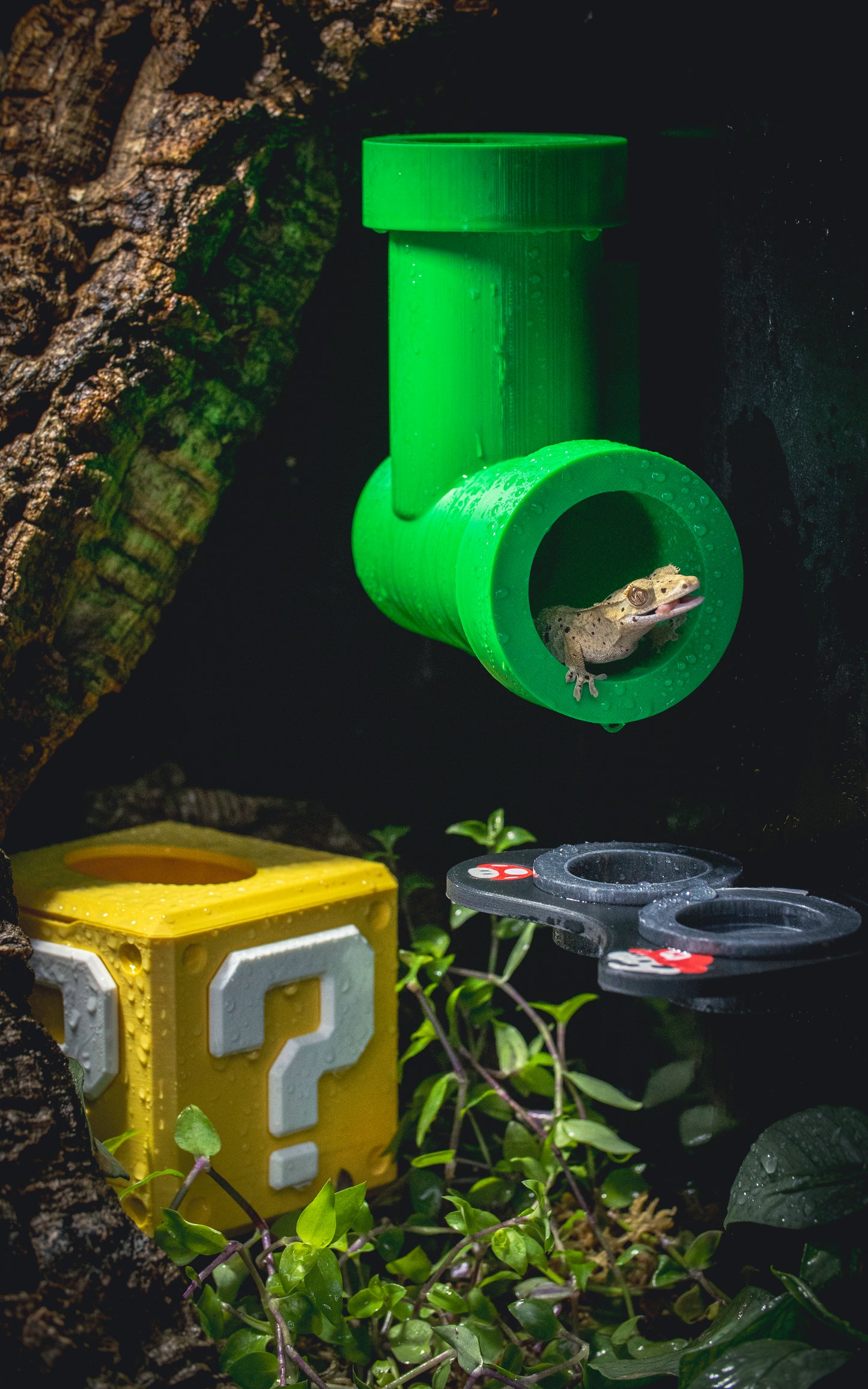 Magnetic Green Pipe Hide – Elevate Your Gecko’s Adventure!